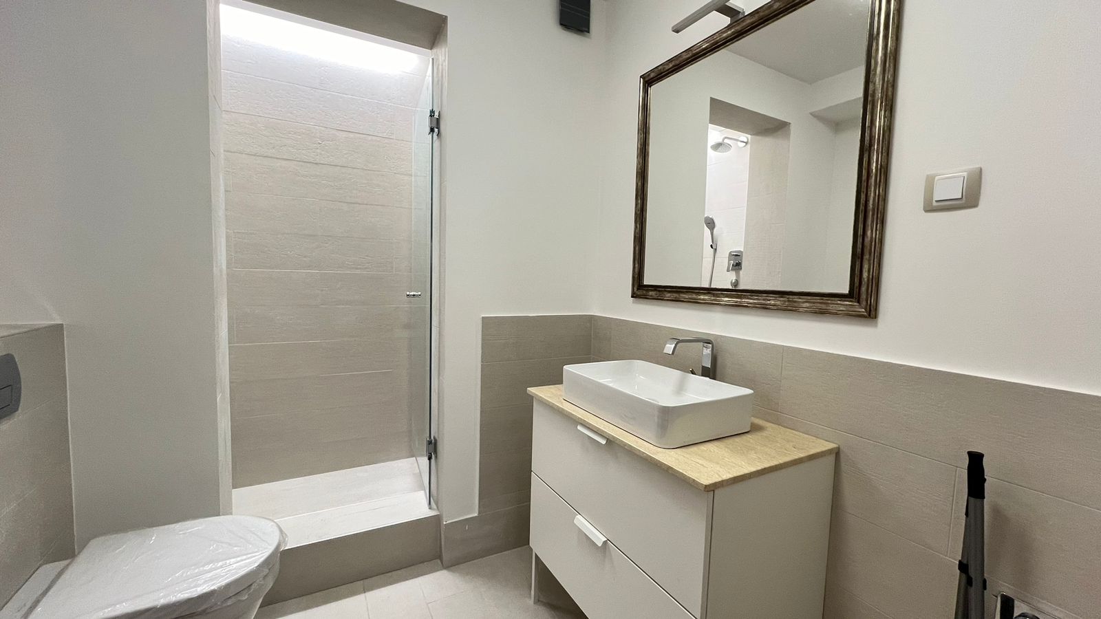 Image of Apartment - 1 Bedrooms - 1 Bathrooms for Sale in Tivat-Tivat-Montenegro, Image 10